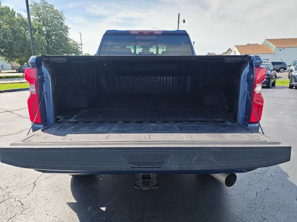 Used 2024 Chevrolet Silverado 3500 High Country w/ High Country Premium Package AWD/4WD image 9