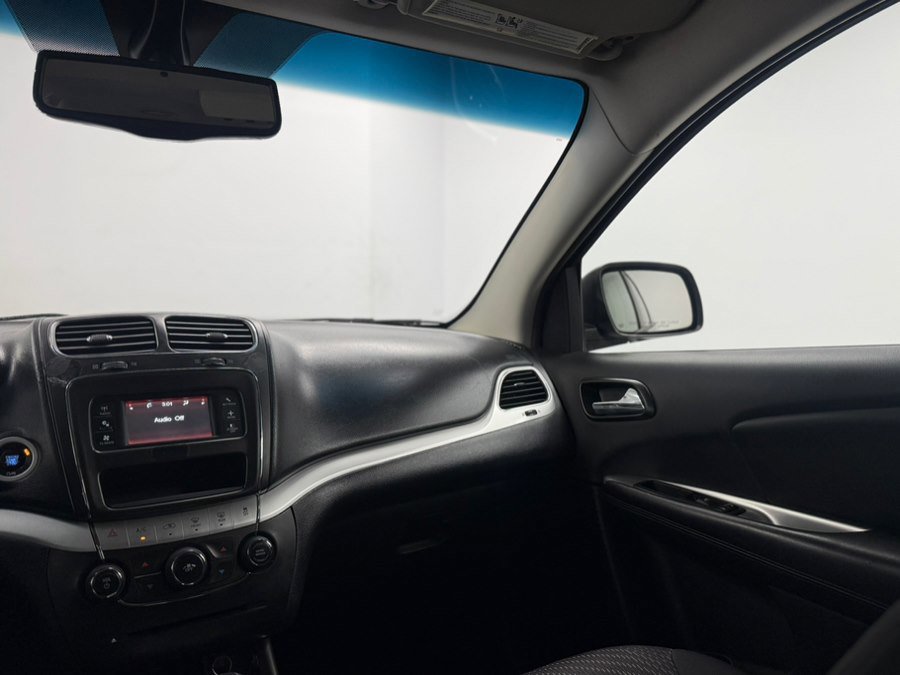 Used 2017 Dodge Journey SE w/ Flexible Seating Group FWD image 38