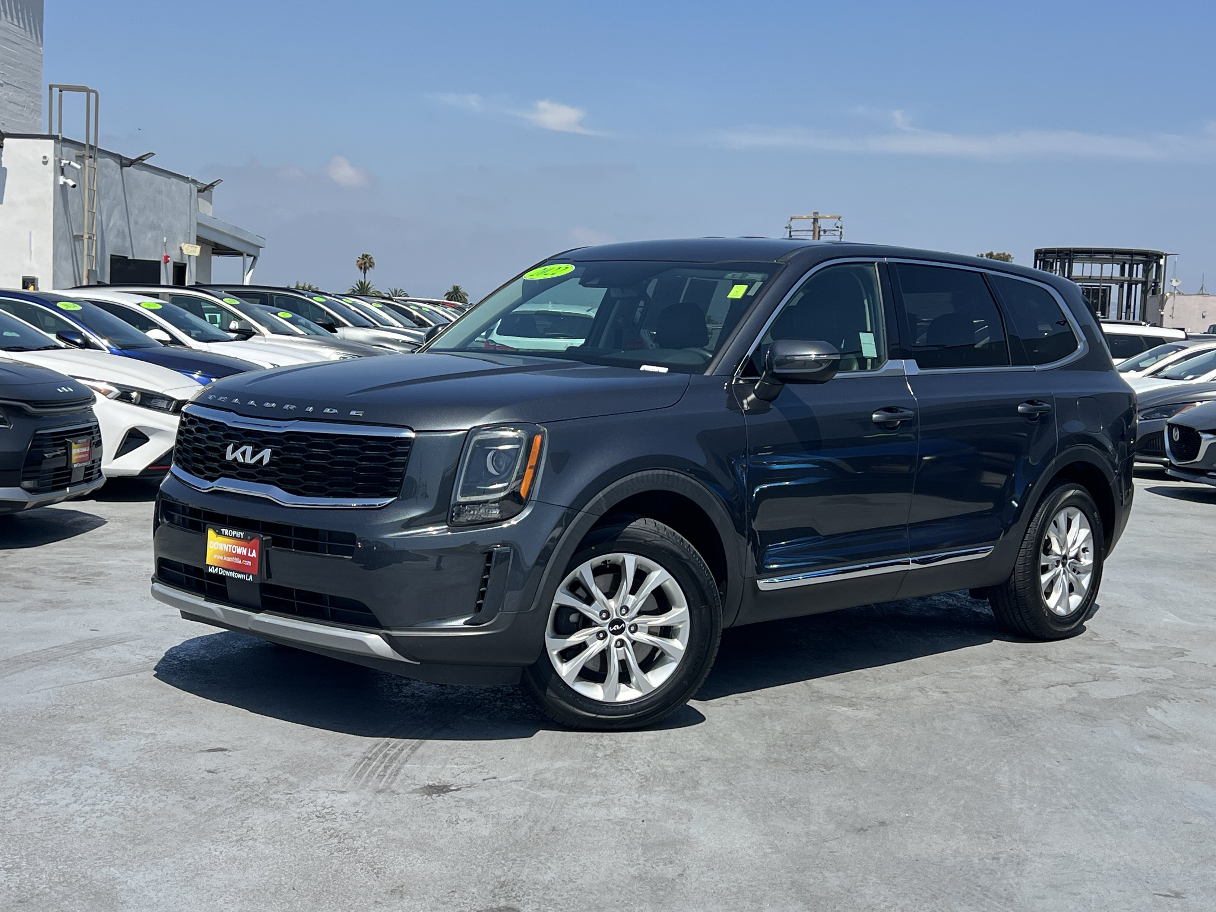 Certified 2022 Kia Telluride LX FWD image 2