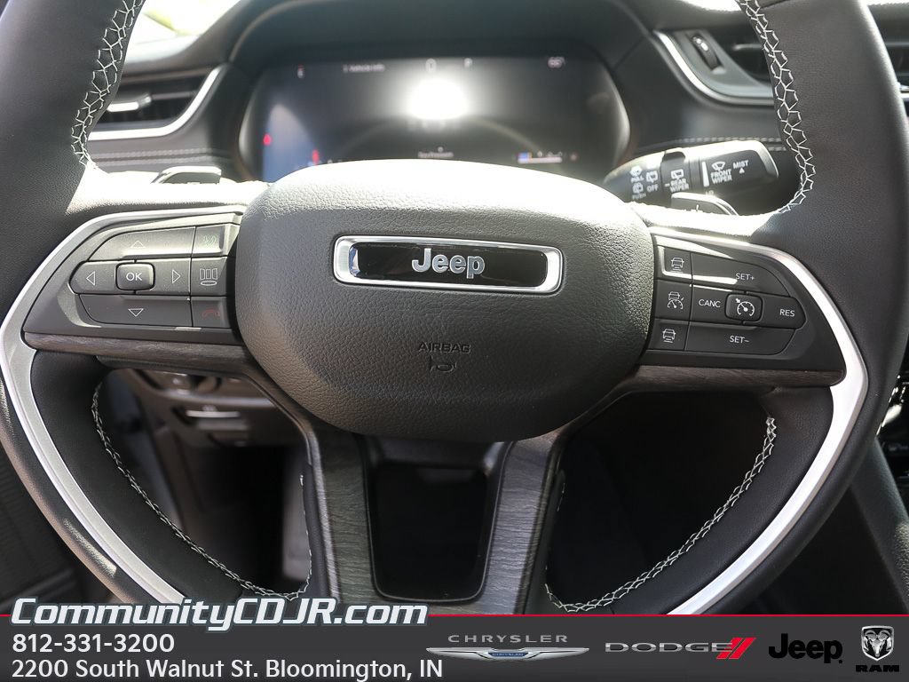 New 2025 Jeep Grand Cherokee Limited AWD/4WD image 15