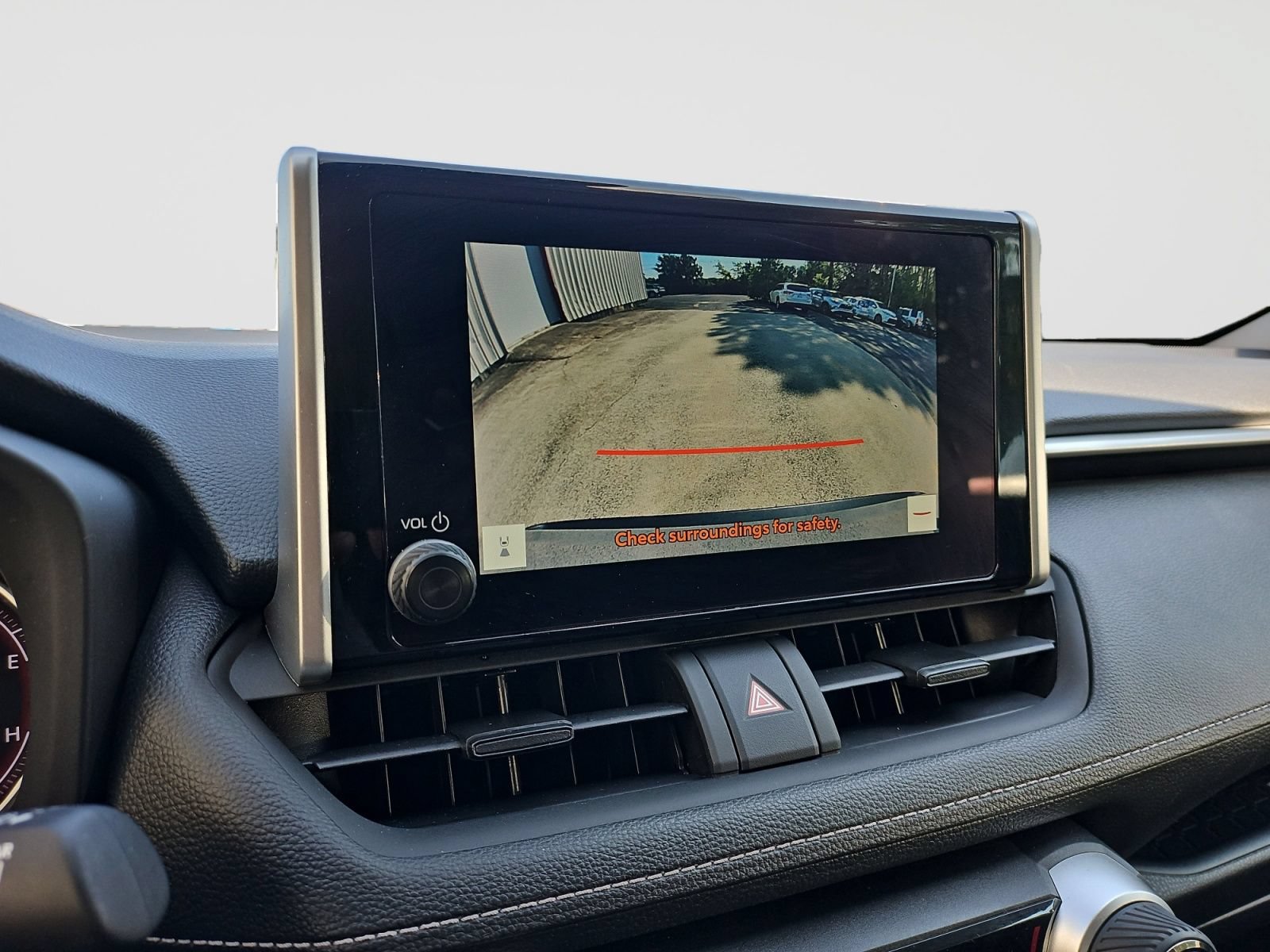 Used 2024 Toyota RAV4 XLE FWD image 28
