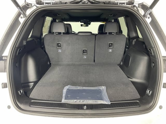 New 2026 Jeep Grand Cherokee Limited w/ Luxury Tech Group II AWD/4WD image 10