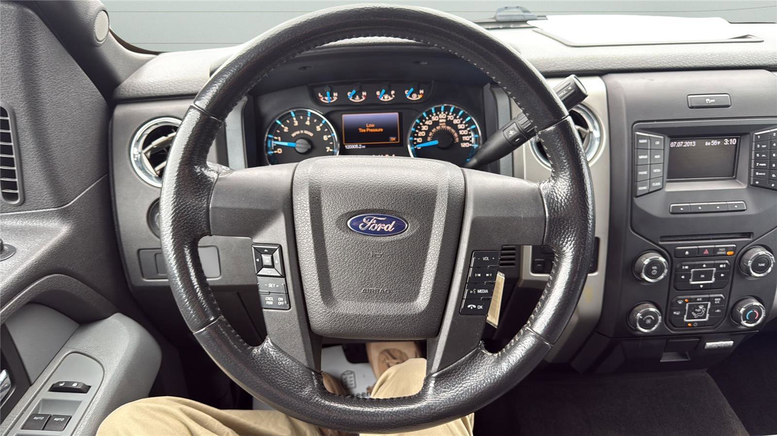 Used 2013 Ford F150 XLT w/ Luxury Equipment Group image 6