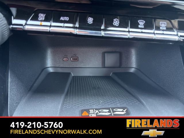 New 2025 Chevrolet Traverse Z71 w/ Driver Confidence Package image 41