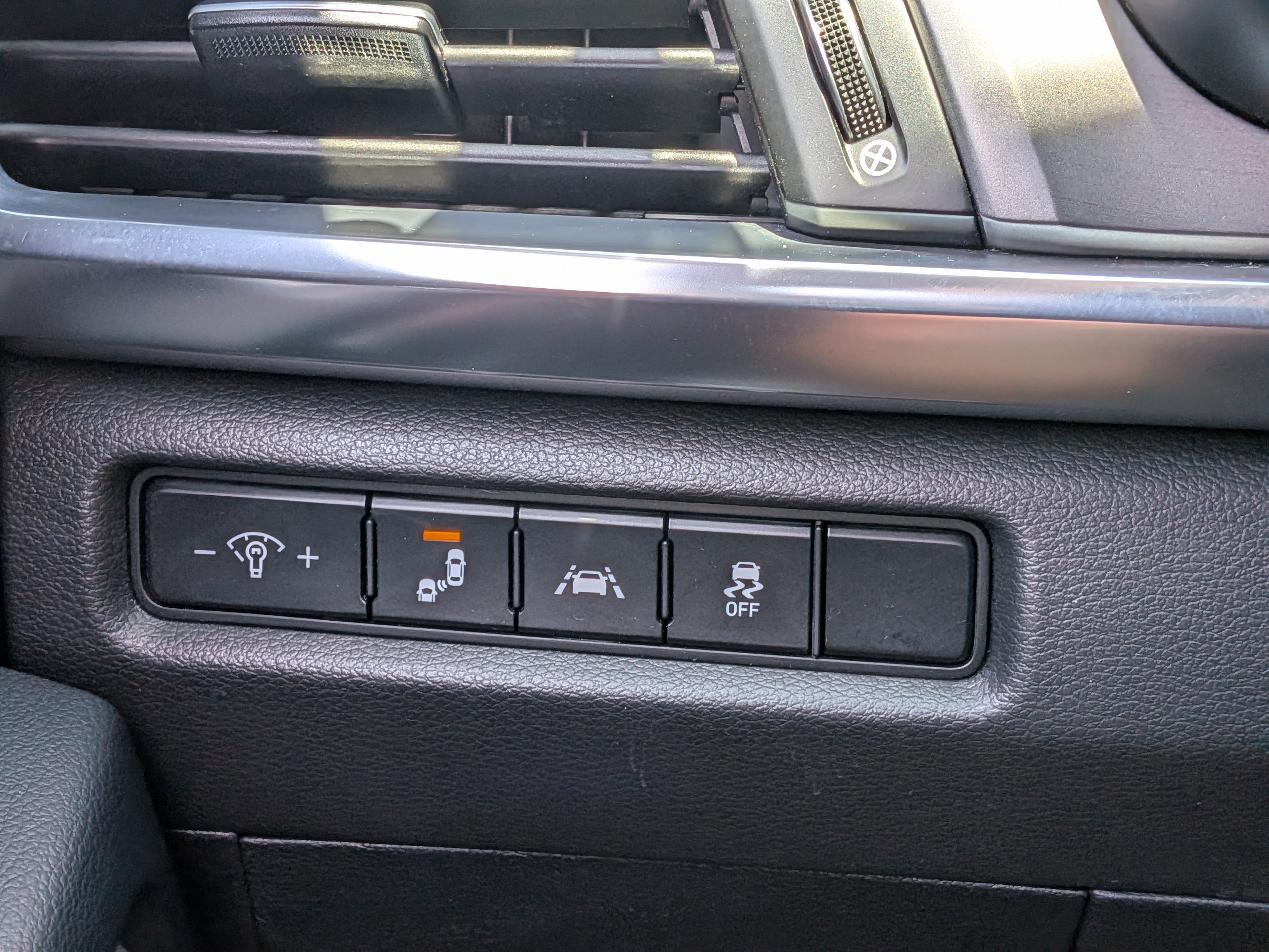 Used 2022 Kia Telluride LX image 25