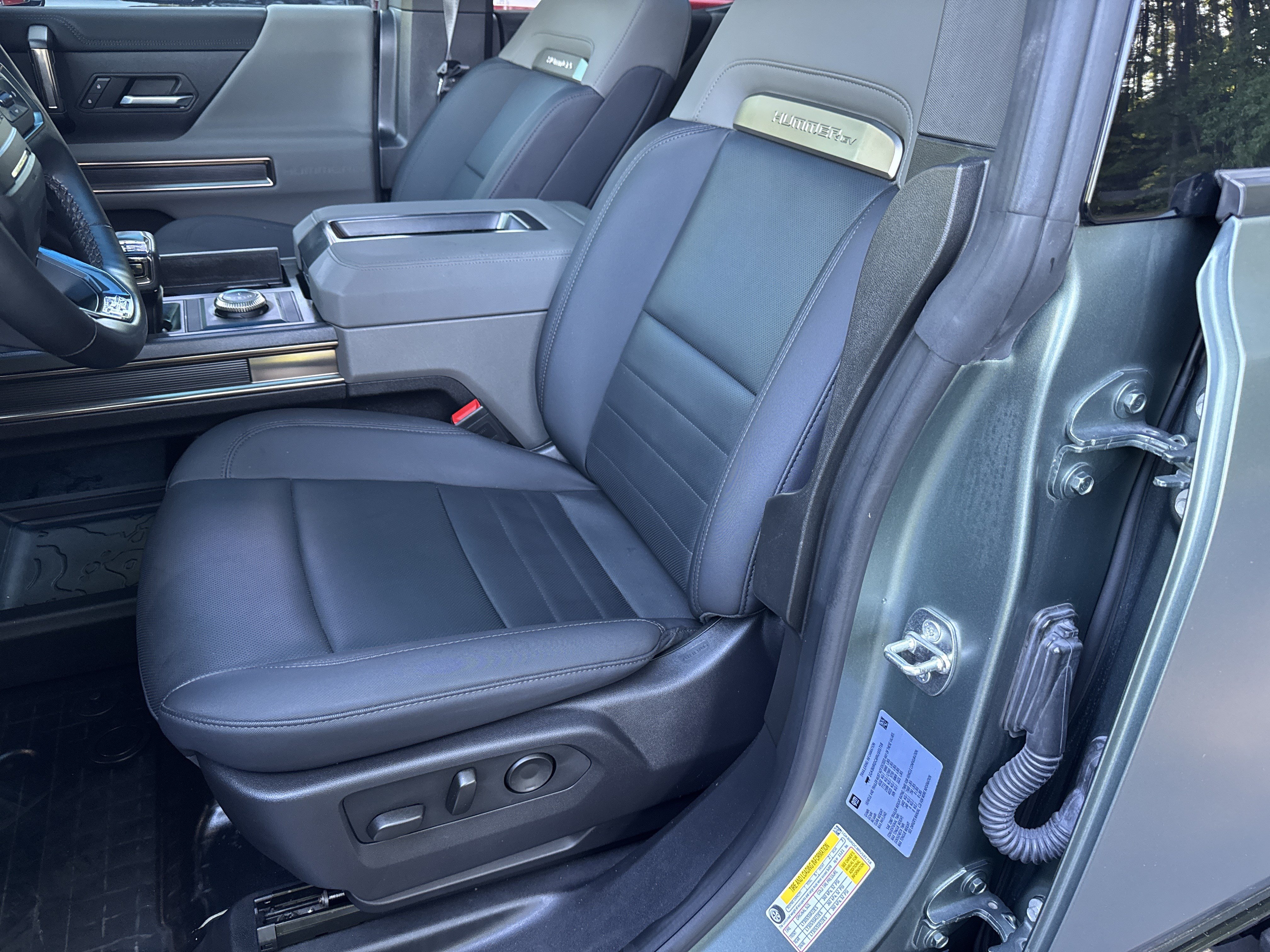 Used 2024 GMC Hummer EV 3X w/ LPO, Illumination Package AWD/4WD image 9