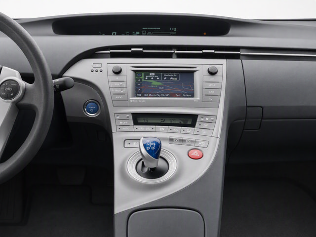 Used 2015 Toyota Prius Three w/ Preferred Accessory Package FWD image 13
