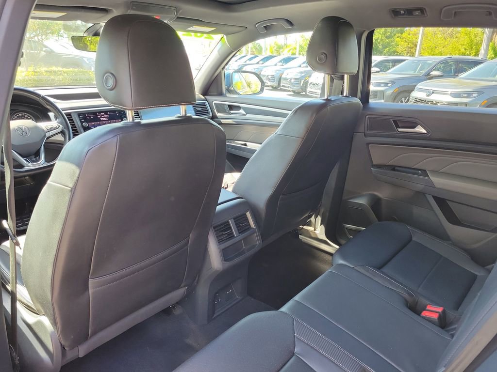 Used 2021 Volkswagen Atlas Cross Sport SE w/ Panoramic Sunroof Package FWD image 11