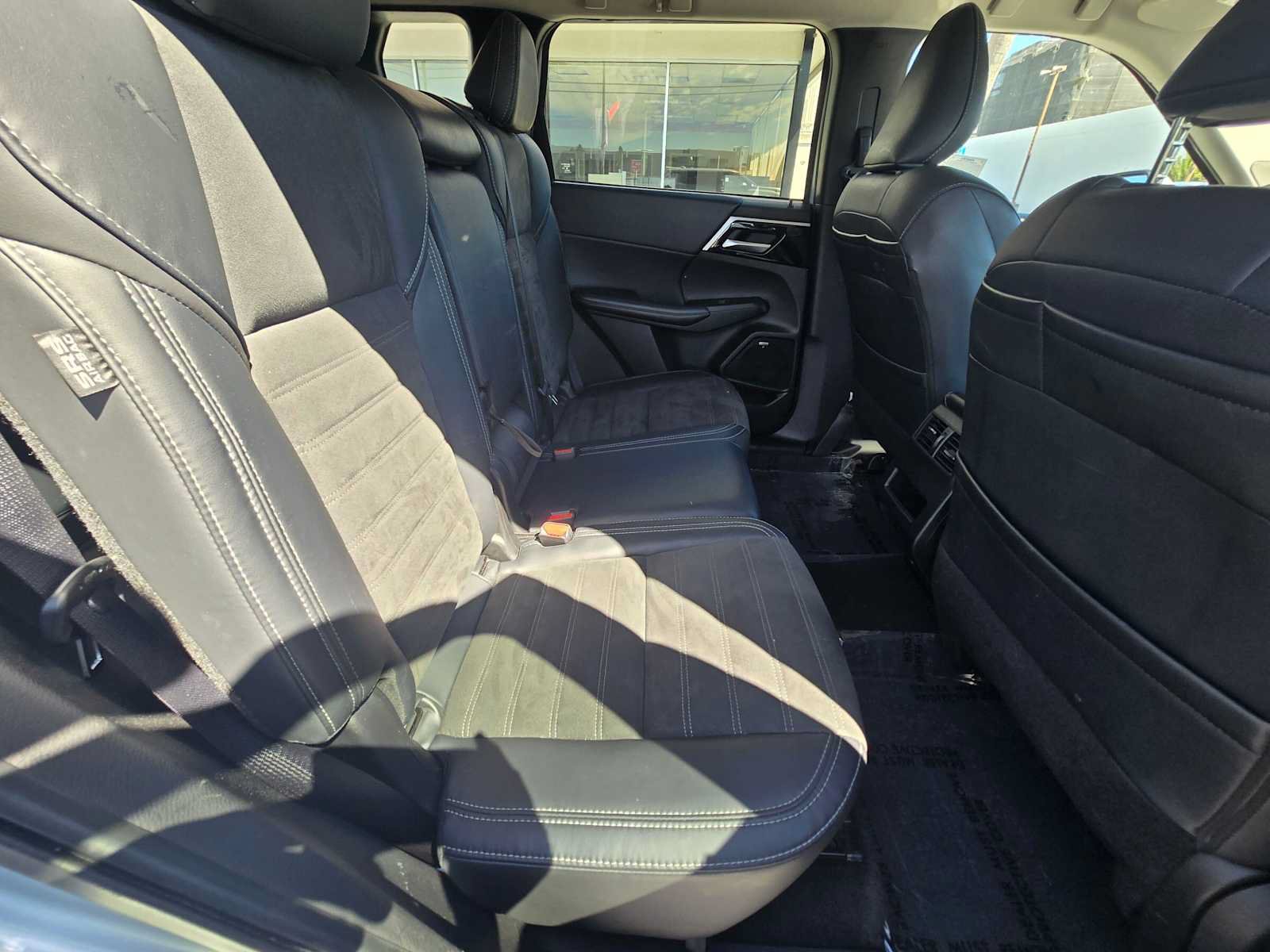 Used 2025 Mitsubishi Outlander SE AWD/4WD image 12
