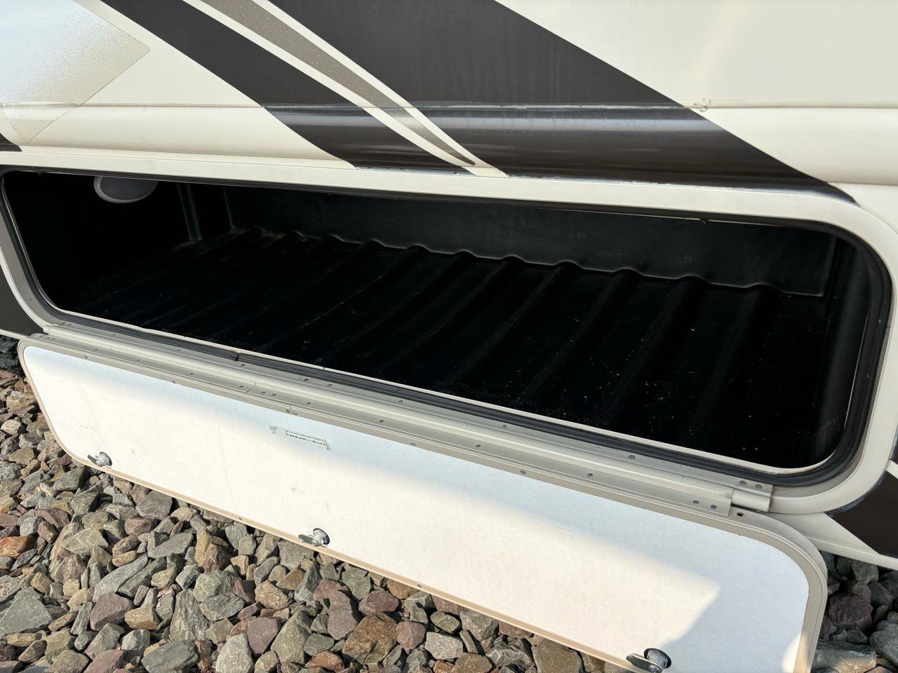 Used 2018 Ford E-450 and Econoline 450 Super Duty w/ Motorhome Prep Package RWD image 17