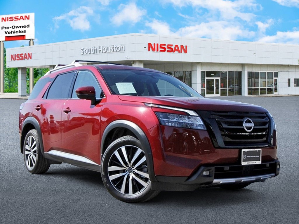 Used 2024 Nissan Pathfinder Platinum w/ Black Appearance Package