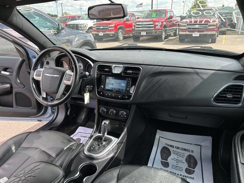Used 2012 Chrysler 200 Limited FWD image 15