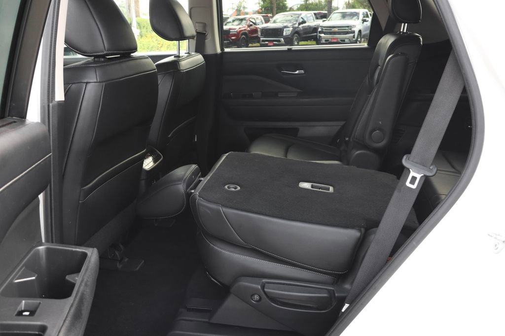 Used 2022 Nissan Pathfinder SL w/ SL Premium Package image 40