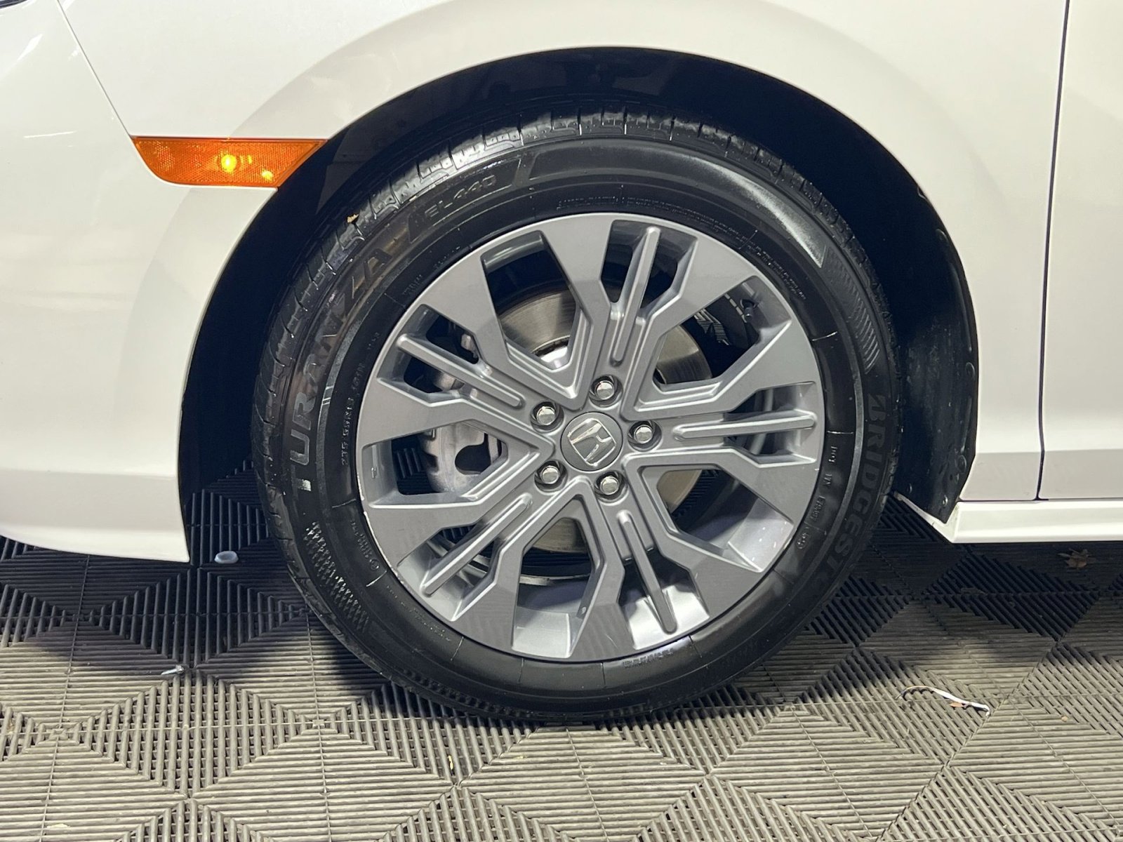 Used 2025 Honda Odyssey Touring image 12