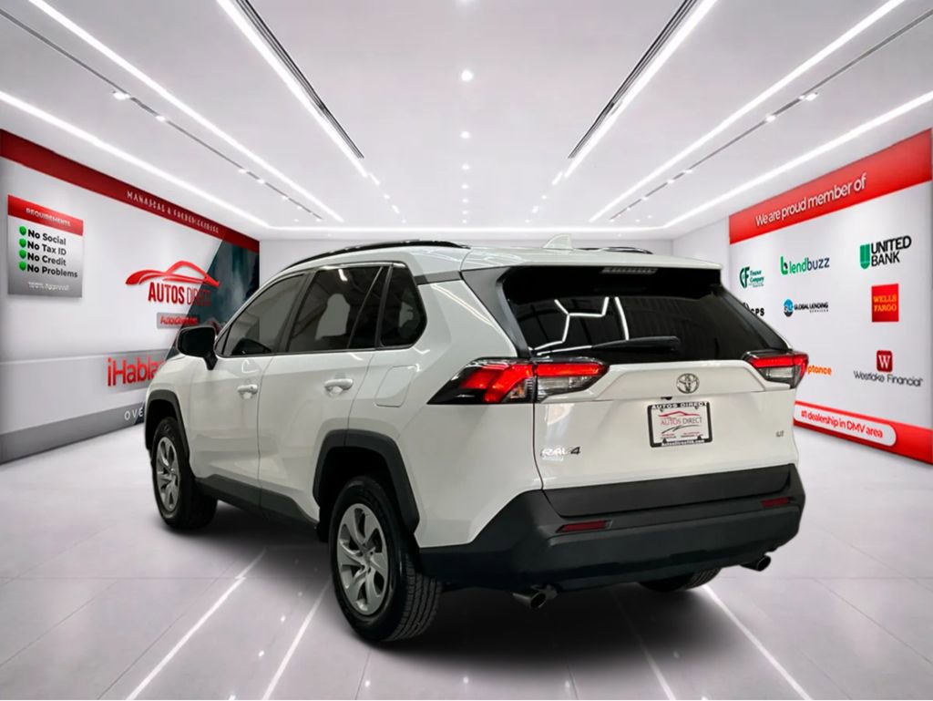 Used 2020 Toyota RAV4 LE FWD image 5