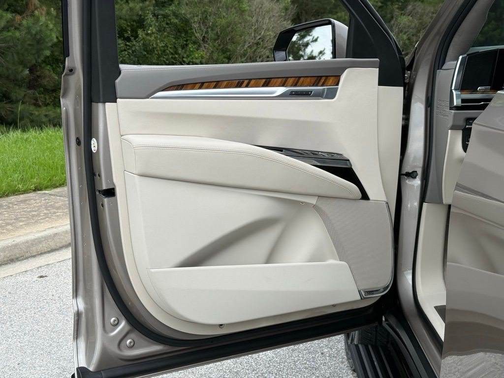 Certified 2025 Cadillac Escalade ESV Sport Platinum w/ LPO, ONYX Package AWD/4WD image 26