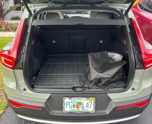 Used 2023 Volvo XC40 B5 Ultimate w/ Protection Package Premier AWD/4WD image 8