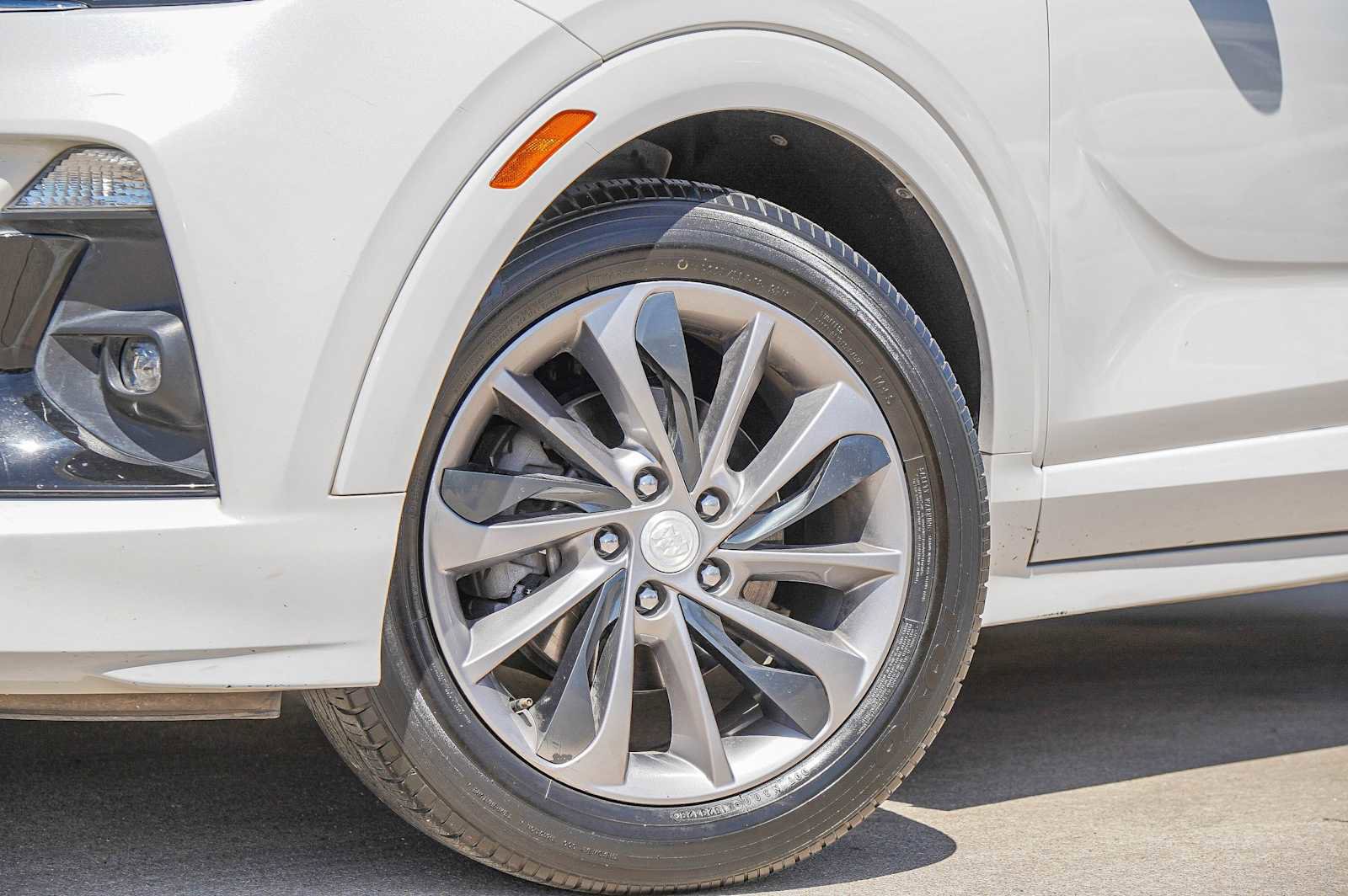 Used 2020 Buick Encore GX Preferred w/ Sport Touring Package image 2