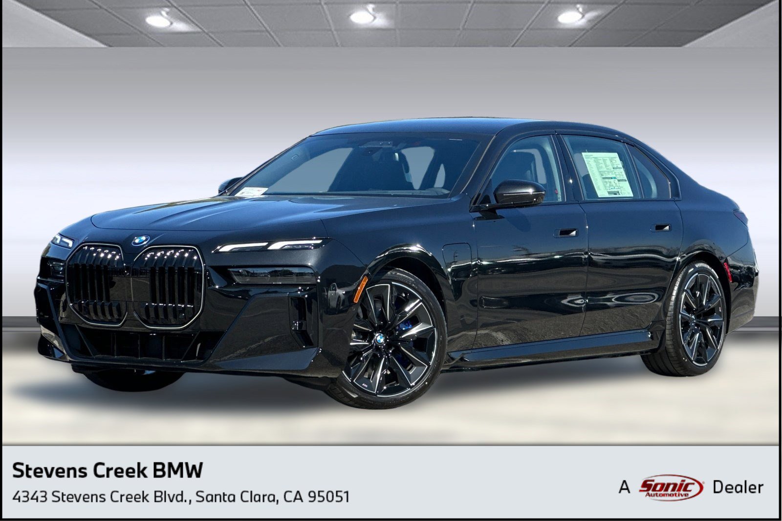 New 2026 BMW 750e xDrive image 1