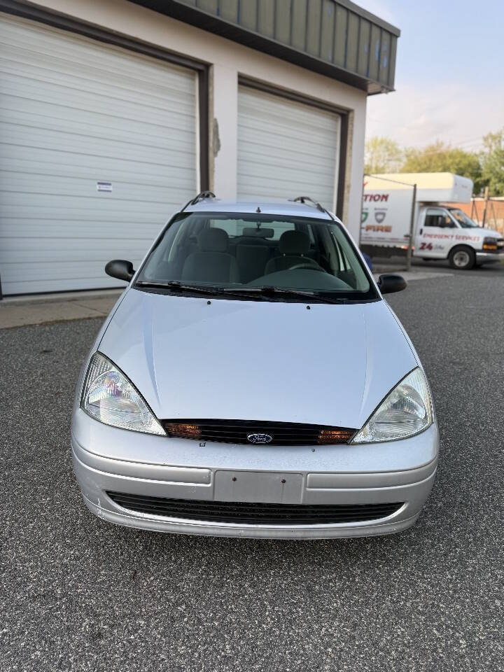 Used 2001 Ford Focus SE FWD image 10