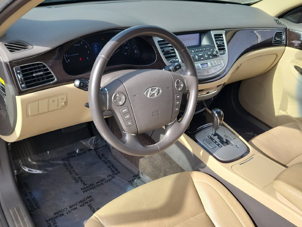 Used 2010 Hyundai Genesis 3.8 RWD image 20