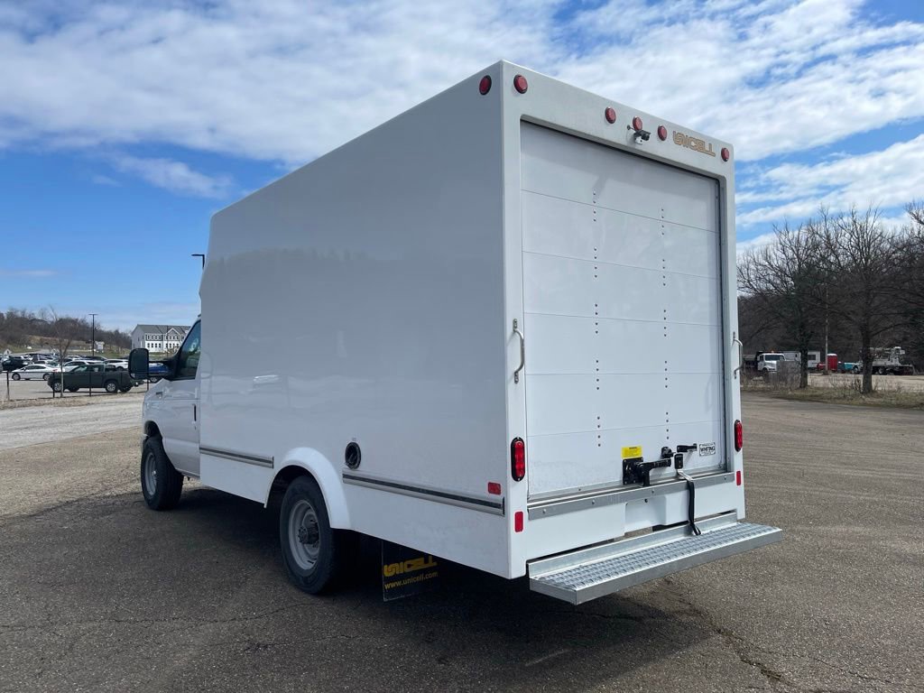 New 2027 Ford E-350 and Econoline 350 Super Duty w/ Power Equipment Group image 4