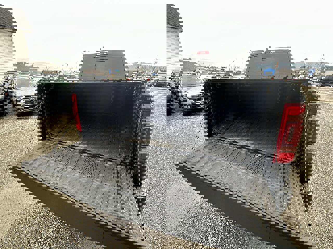 Used 2022 RAM 1500 Limited w/ Body-Colour Bumper Group image 32