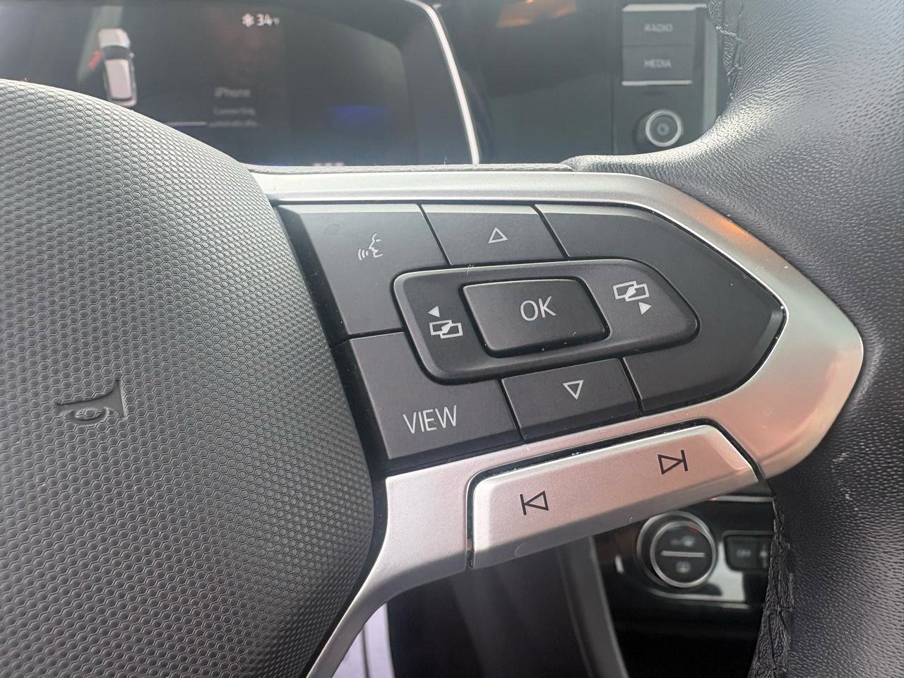 Used 2024 Volkswagen Jetta SE FWD image 11