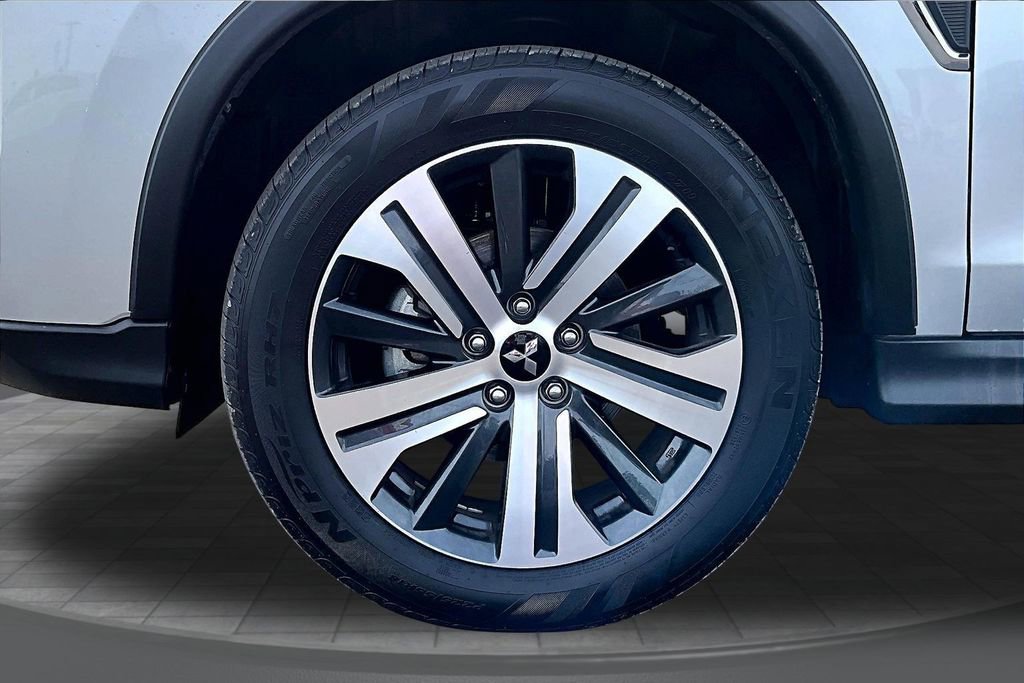 Used 2025 Mitsubishi Outlander Sport AWD image 9