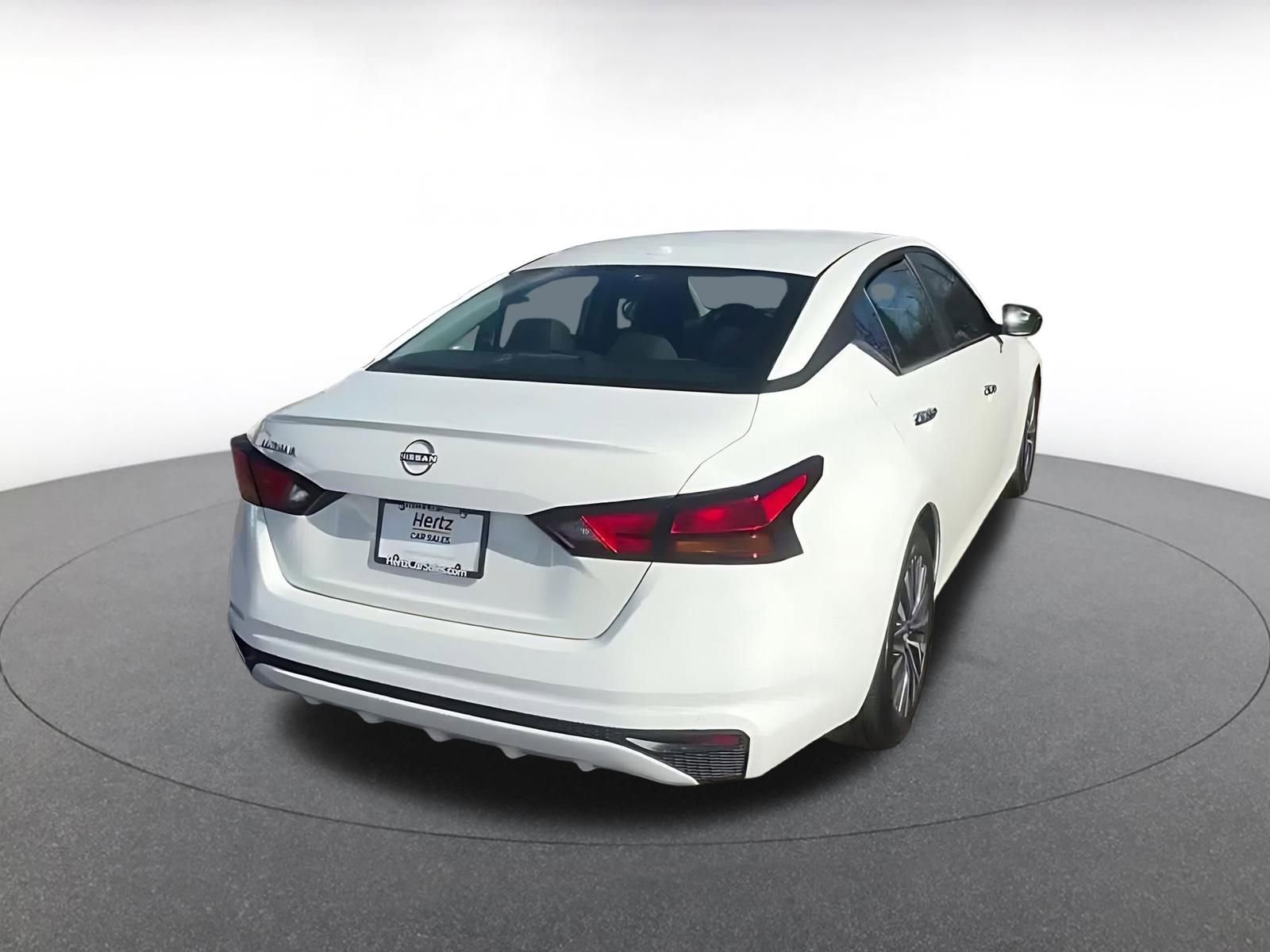 Used 2025 Nissan Altima 2.5 SV image 14