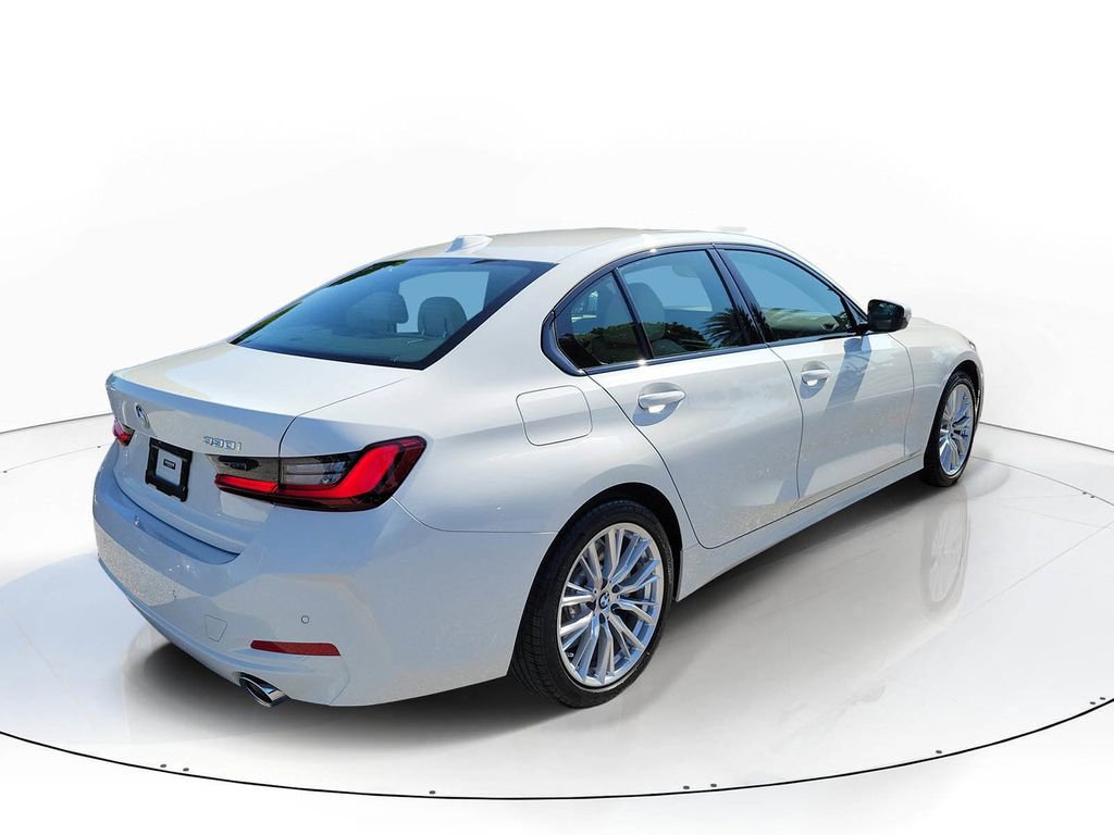 Used 2023 BMW 330i Sedan w/ Driving Assistance Package RWD image 4