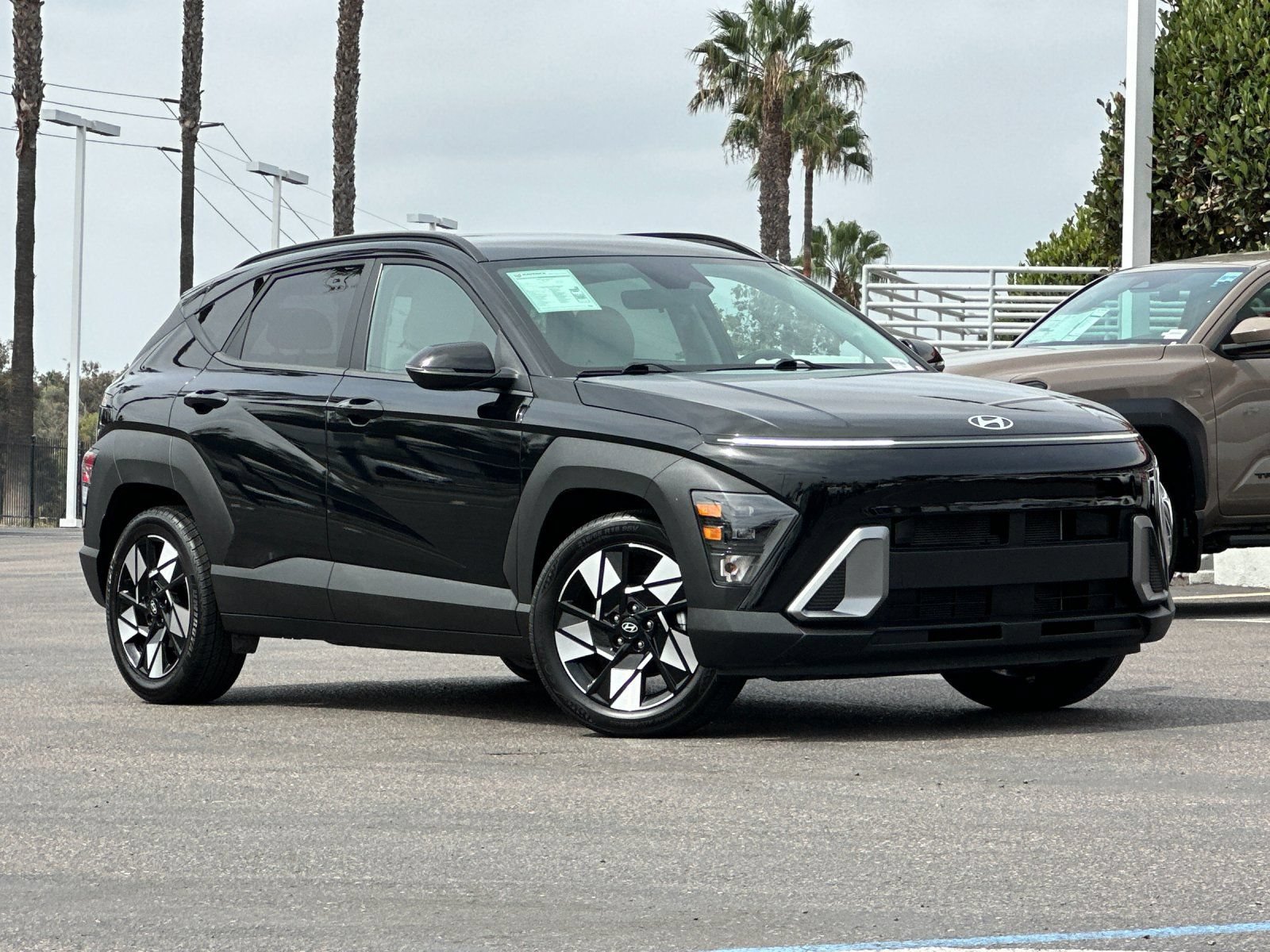 Used 2025 Hyundai Kona SEL FWD image 8