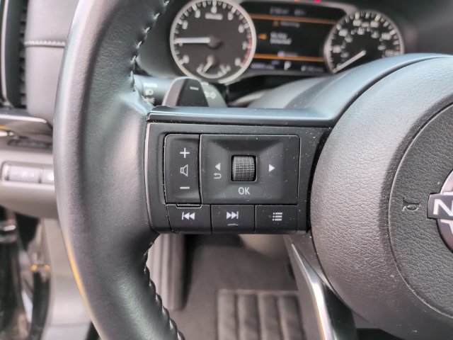 Used 2025 Nissan Pathfinder SV AWD/4WD image 14