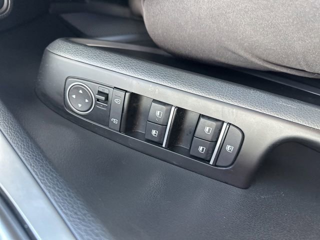 Used 2025 Kia Soul LX w/ LX Technology Package FWD image 12