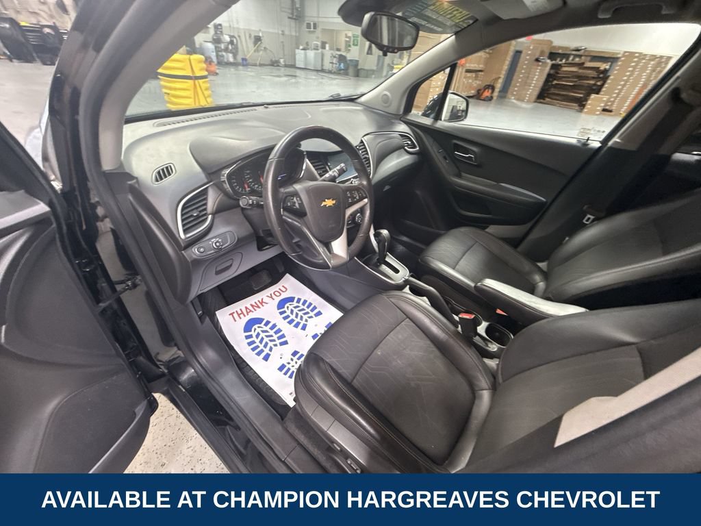 Used 2020 Chevrolet Trax LT w/ LT Convenience Package FWD image 13