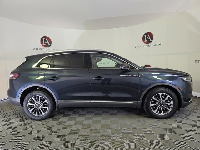 Used 2023 Lincoln Nautilus Reserve image 4