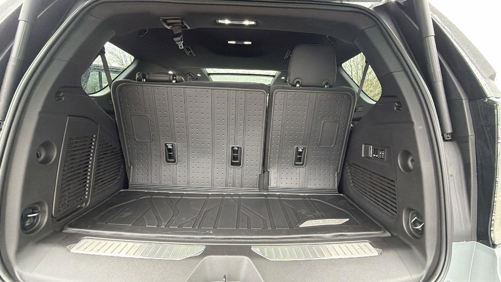 New 2026 Chevrolet Tahoe Premier w/ Sun And Tow Package AWD/4WD image 10