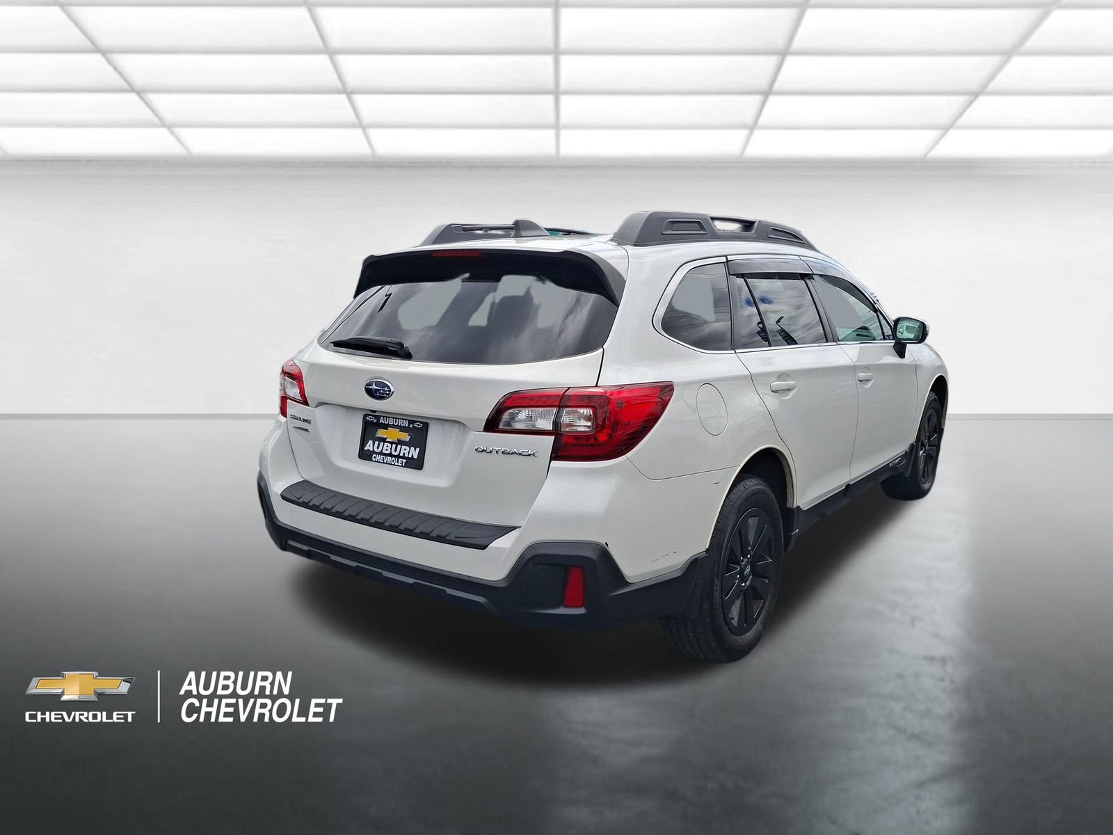 Used 2018 Subaru Outback 2.5i Premium AWD/4WD image 3
