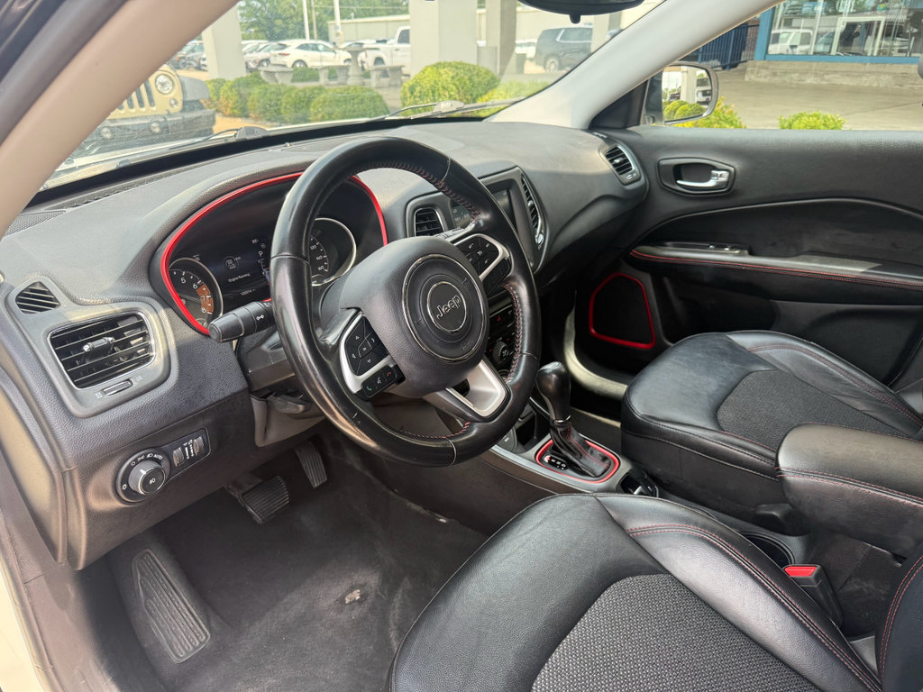 Used 2020 Jeep Compass Trailhawk AWD/4WD image 2