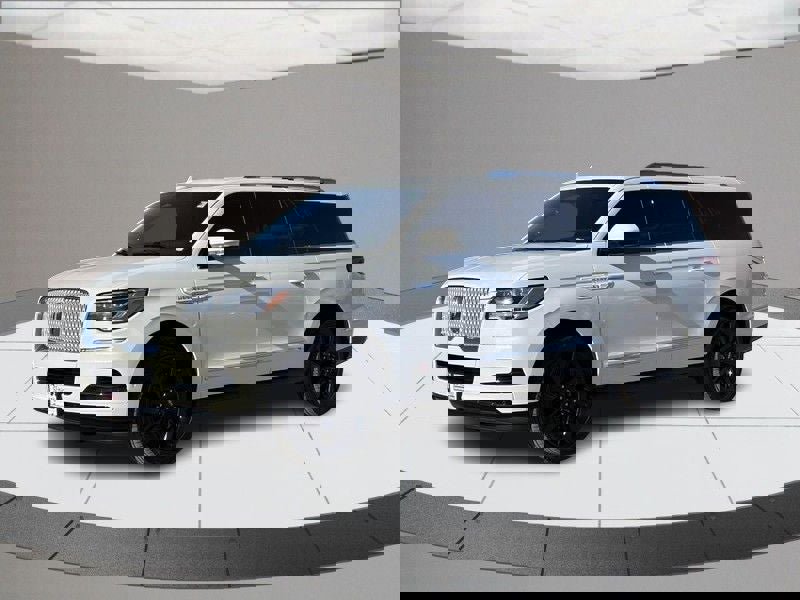 Used 2023 Lincoln Navigator L Reserve image 8