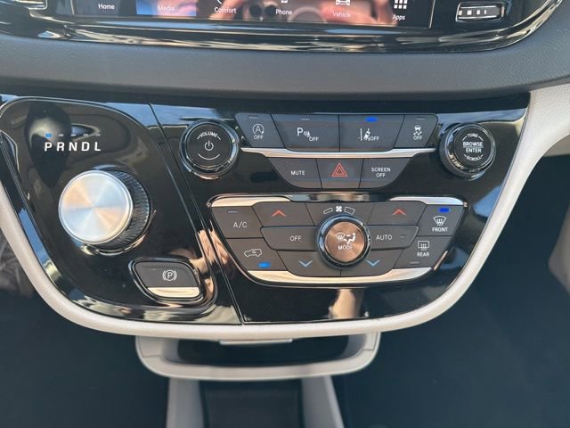 Used 2023 Chrysler Pacifica Touring-L FWD image 20