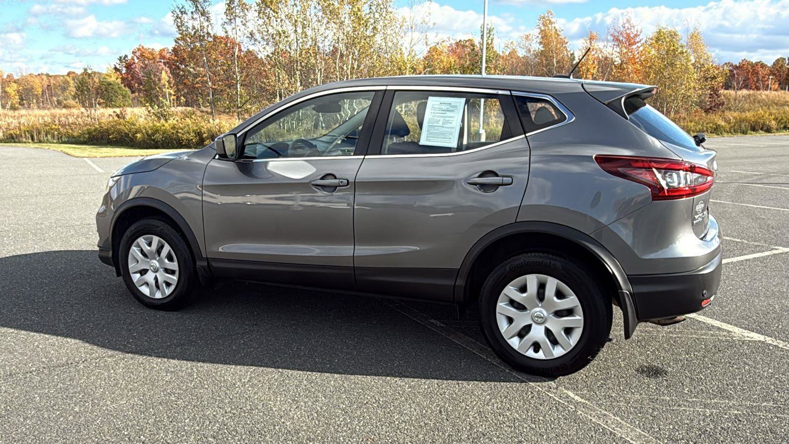 Used 2020 Nissan Rogue Sport S image 11