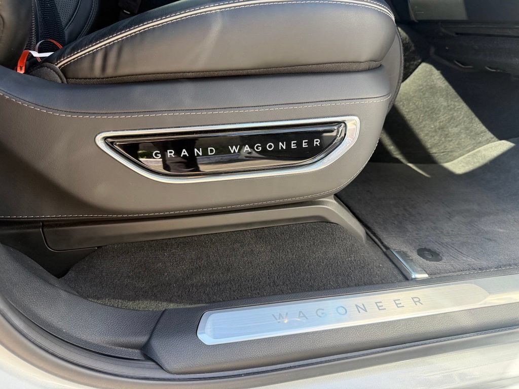 Certified 2022 Jeep Grand Wagoneer Series II w/ Convenience Group III AWD/4WD image 19