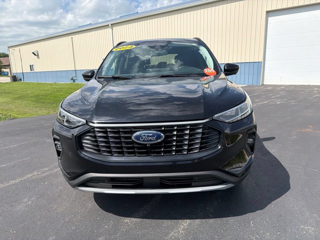 Used 2024 Ford Escape Platinum AWD/4WD image 9