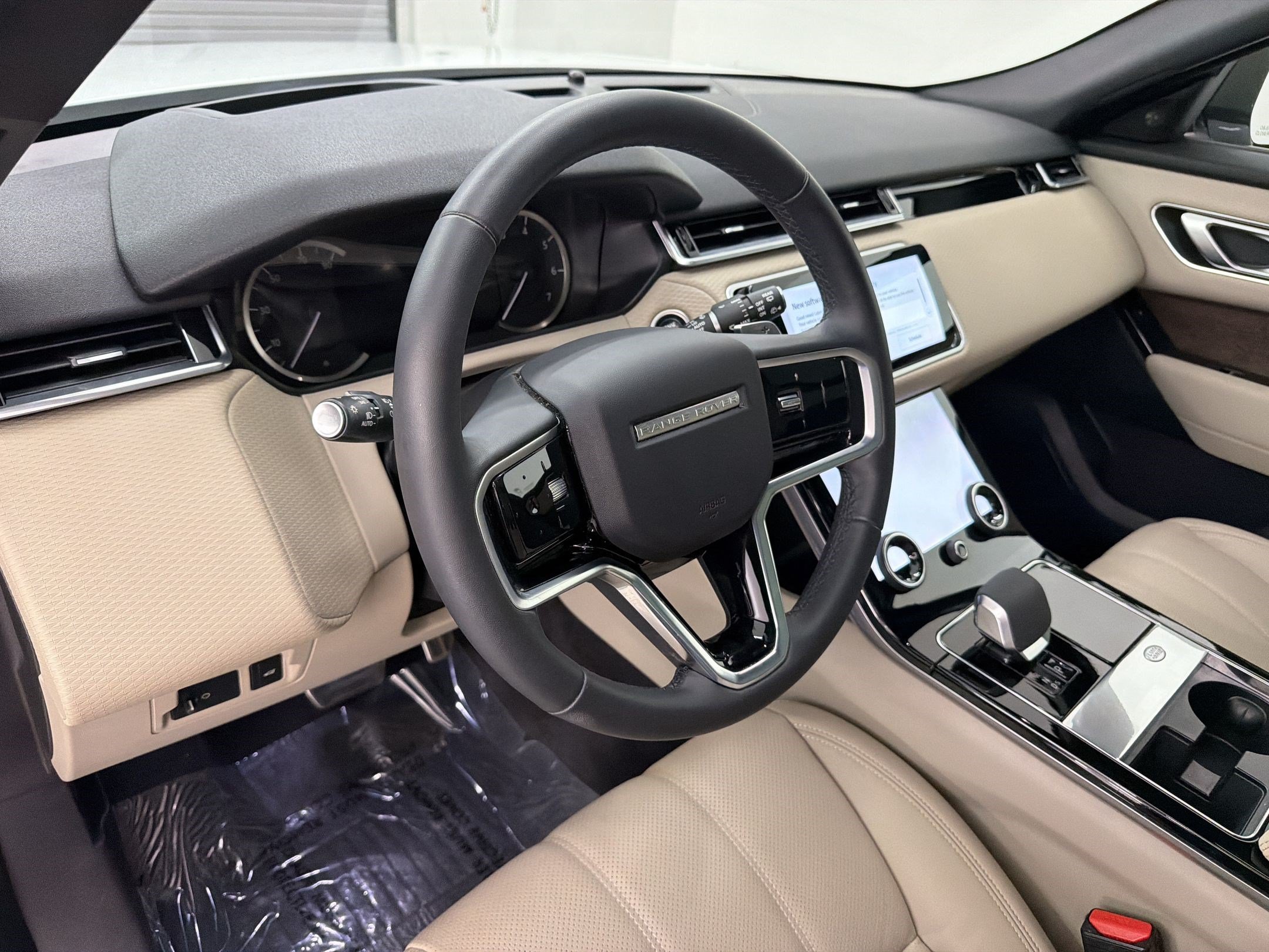 Used 2023 Land Rover Range Rover Velar R-Dynamic S AWD/4WD image 4