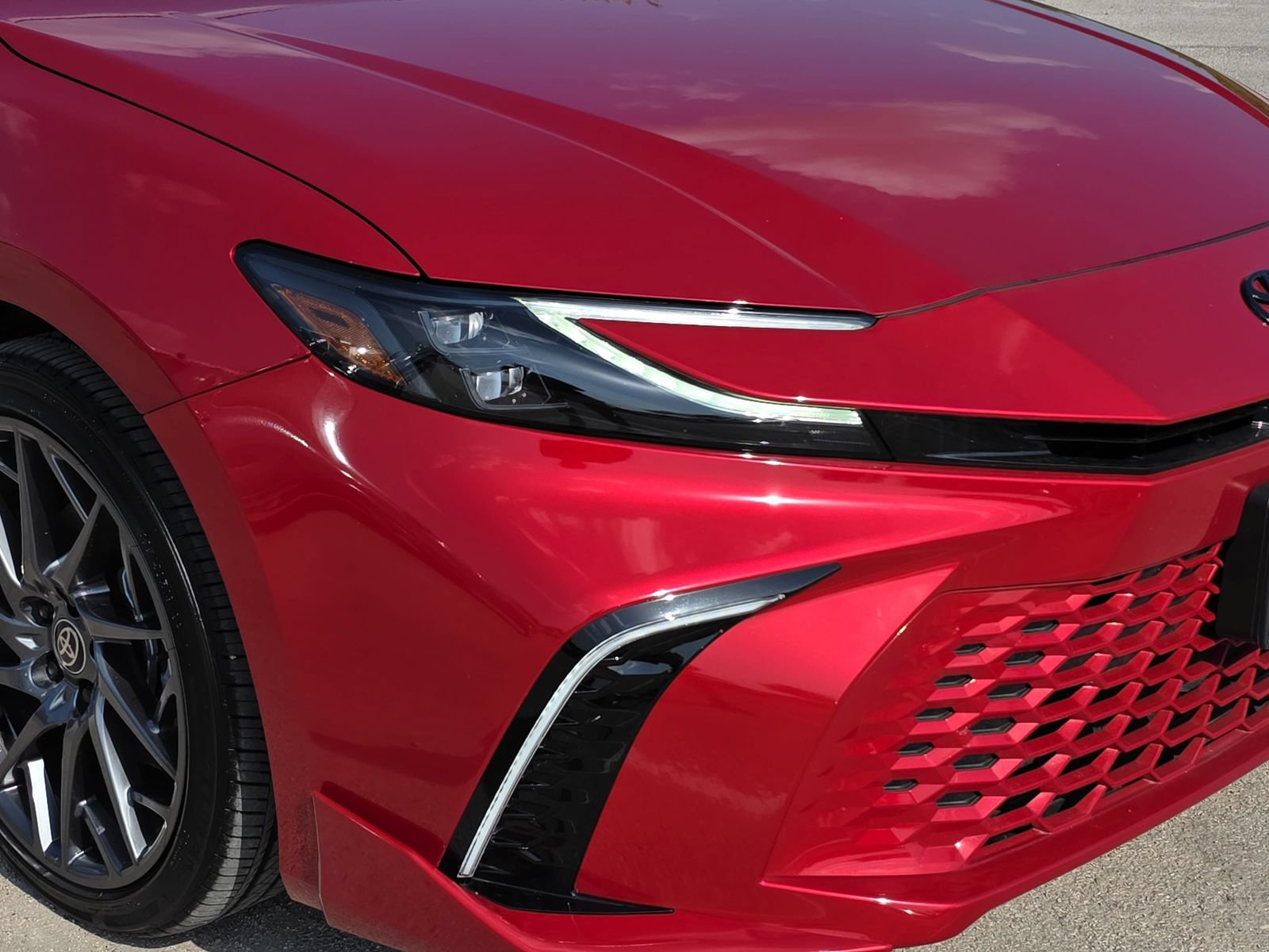 Used 2026 Toyota Camry XSE FWD image 28