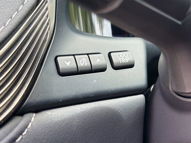 Used 2024 Lexus LS 500 w/ Interior Upgrade Package RWD image 34