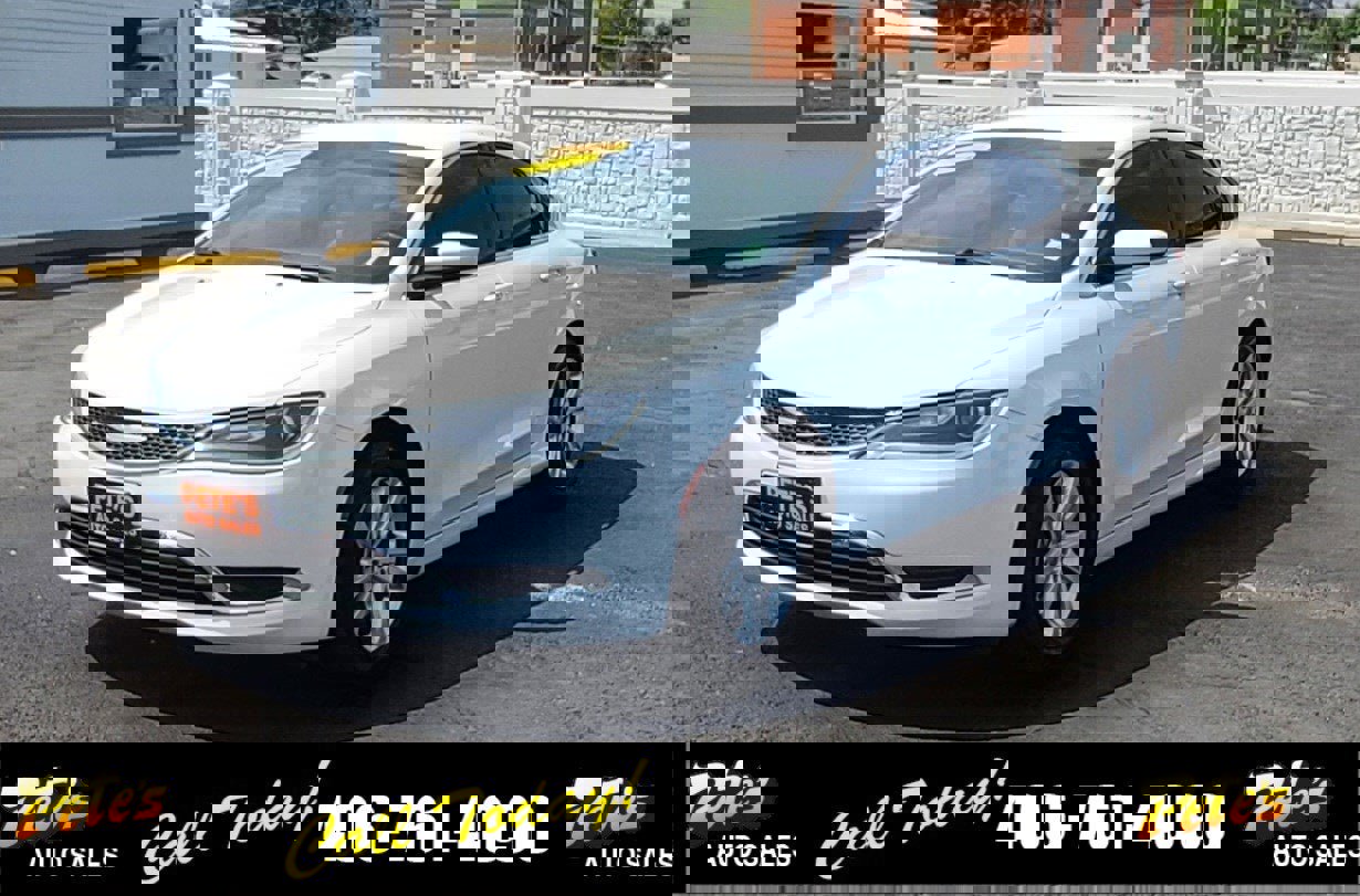 Used 2016 Chrysler 200 Limited image 7