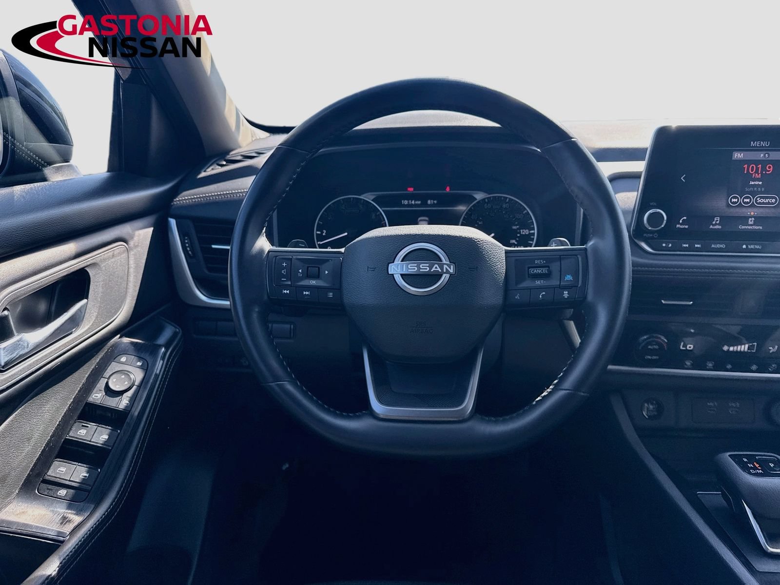 Used 2025 Nissan Rogue SV AWD/4WD image 29
