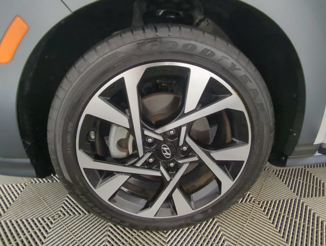 Used 2023 Hyundai Kona Limited w/ Cargo Package AWD/4WD image 18